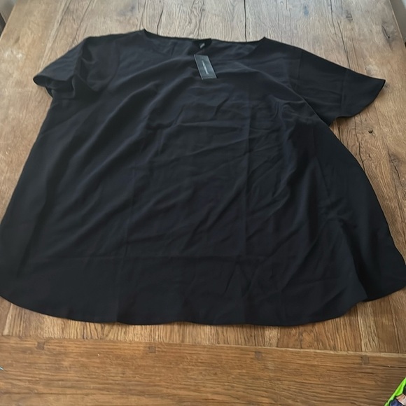 Lane Bryan Black Short Sleeves Blouse - Picture 1 of 5